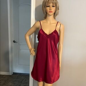 Vintage Romantic Moods Elegant Red Satin Dress / Nightgown Made in USA🇺🇸